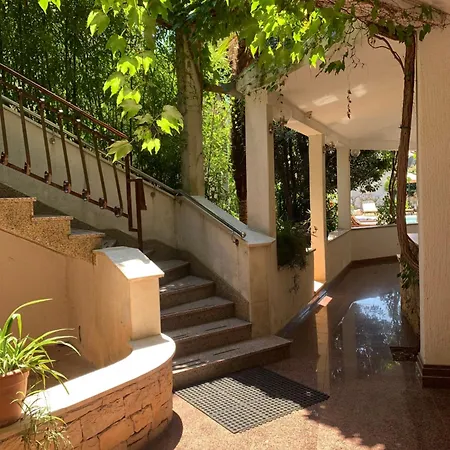 ゲストハウス Gargamelo ポレッチ