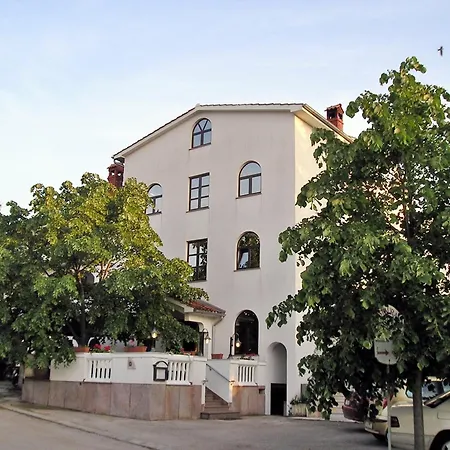 ゲストハウス Gargamelo ポレッチ